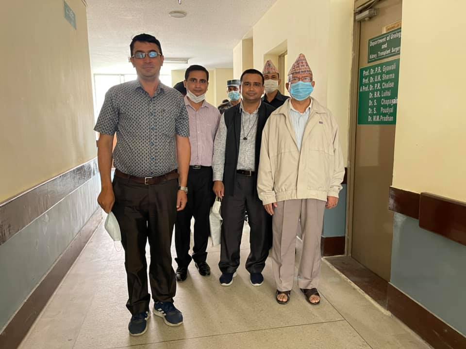 माधव नेपाल अस्पतालबाट डिस्चार्ज